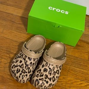 Leopard print Crocs